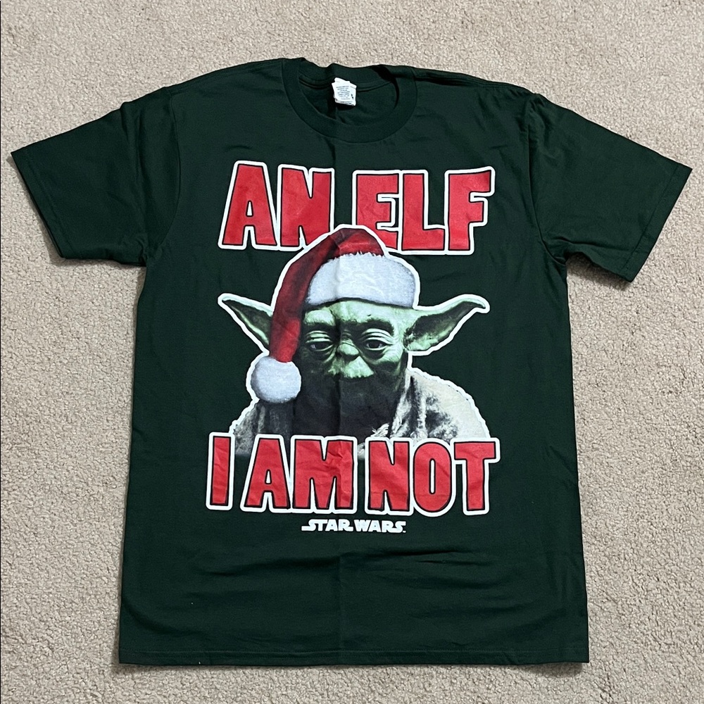 NEW Unisex Star Wars Yoda in Santa Hat Christmas Tee |Med| 100% Cotton
